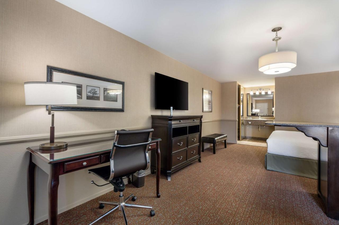 Best Western Corona Hotel & Suites Экстерьер фото