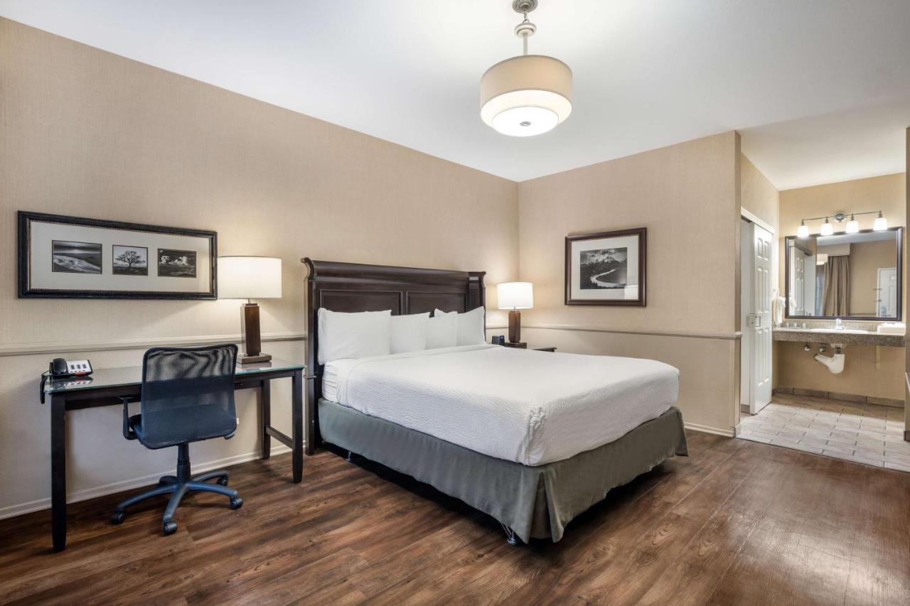 Best Western Corona Hotel & Suites Экстерьер фото