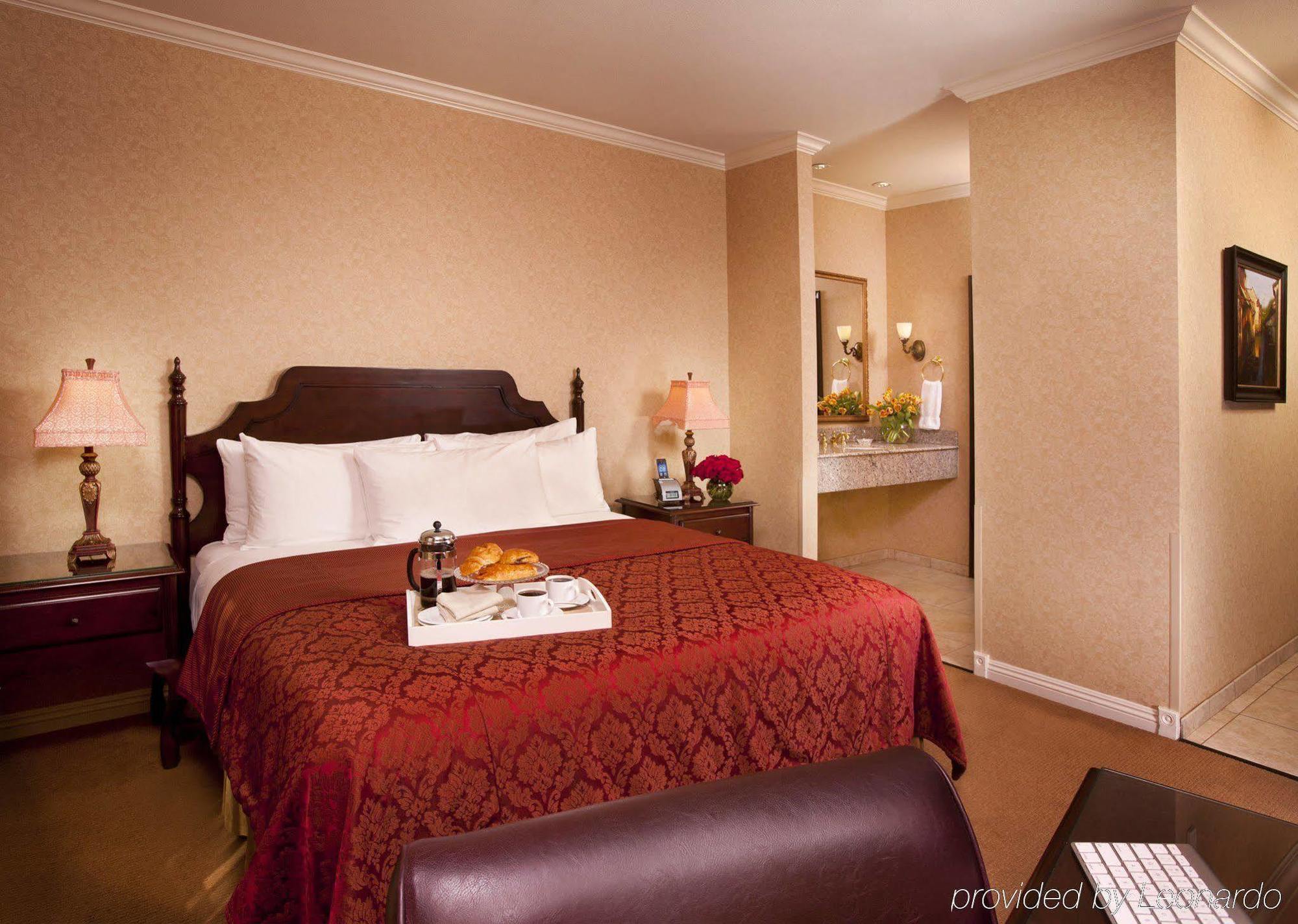 Best Western Corona Hotel & Suites Номер фото