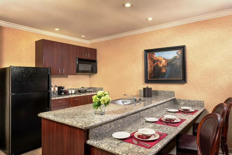 Best Western Corona Hotel & Suites Экстерьер фото